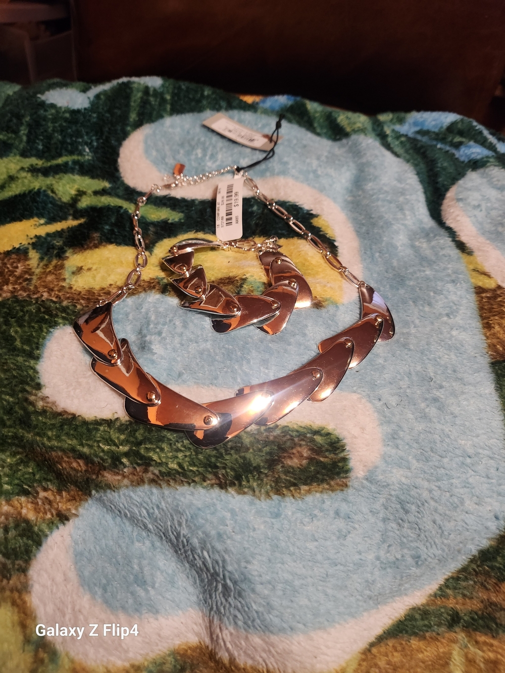 Elegant Women’s Gold-Tone Link Necklace and Bracelet Set